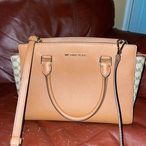 Michael kors purse